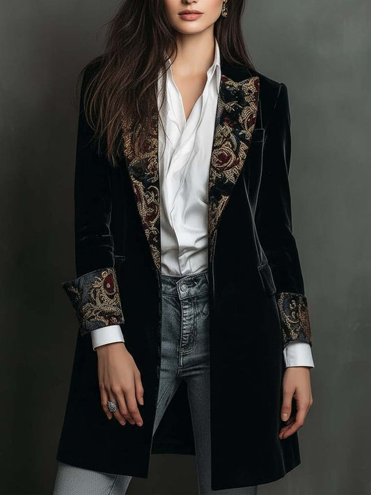 Camilla | Blazer entallada negra con estampado barroco