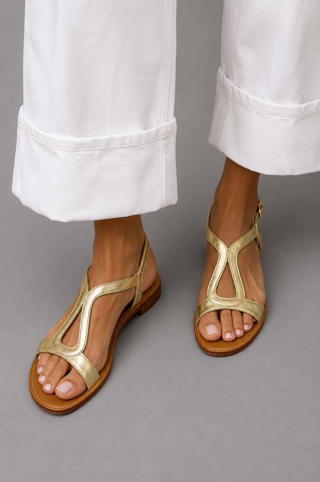 Brisa | Sandalia slingback de tacón bajo metalizada con aberturas