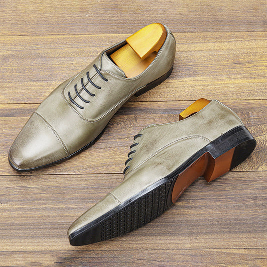 Zapatos de piel de hombre de estilo ejecutivo con puntera puntiaguda