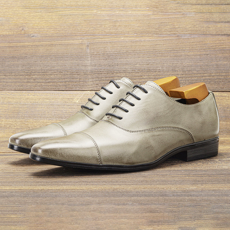 Zapatos de piel de hombre de estilo ejecutivo con puntera puntiaguda