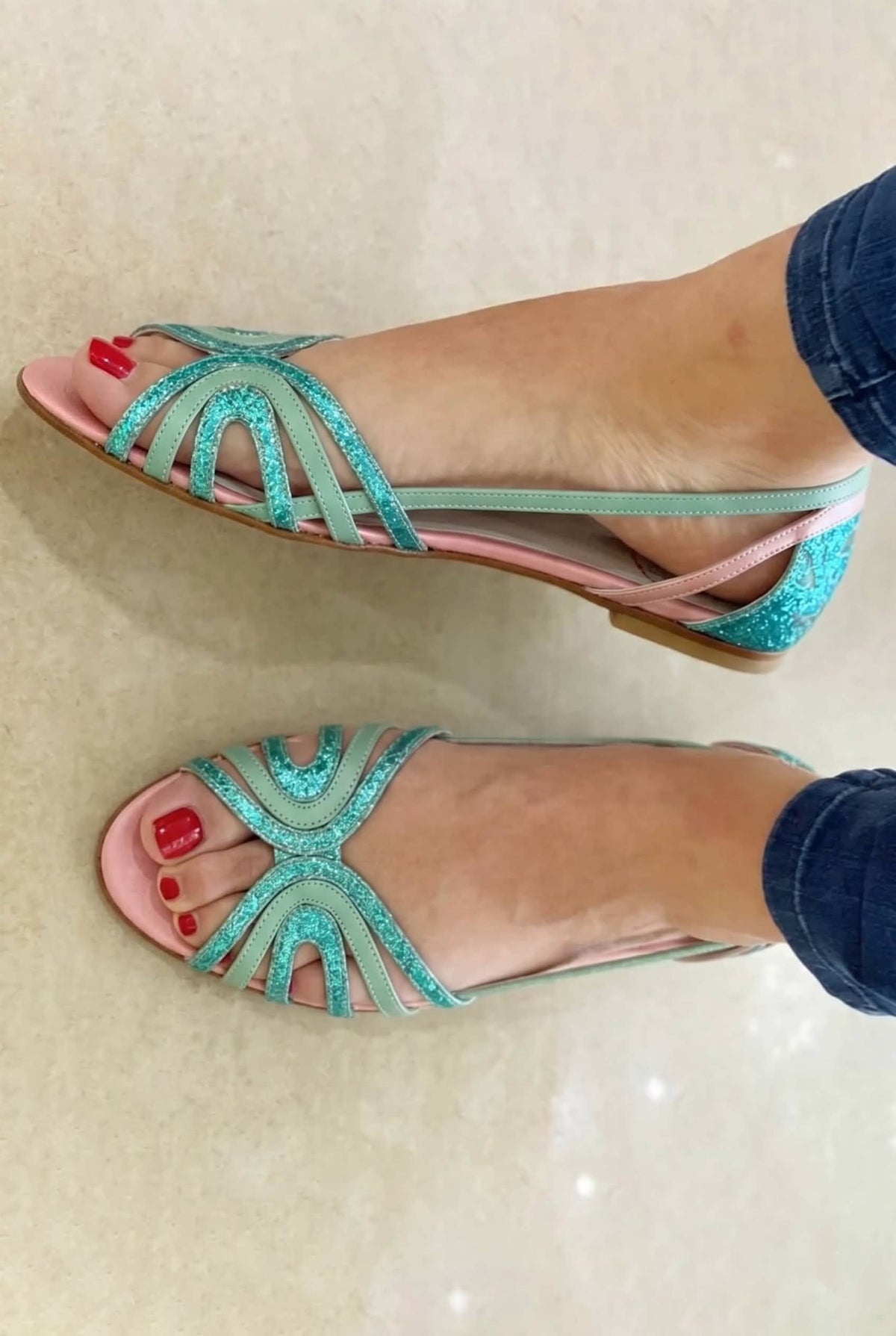 Saskia | Sandalia baja metalizada perforada