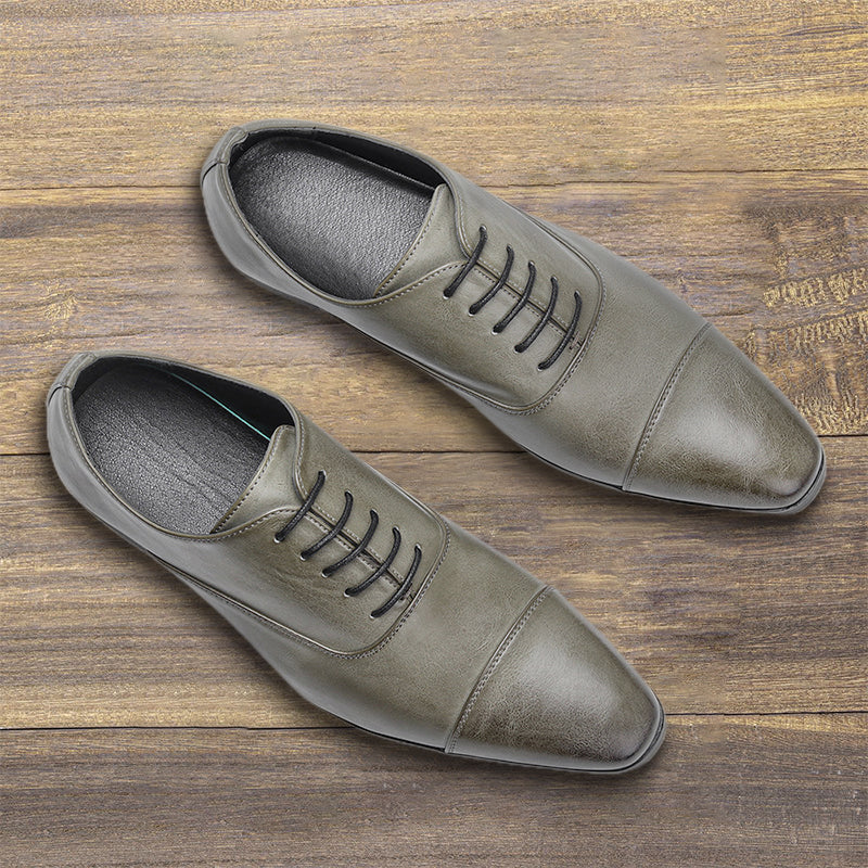 Zapatos de piel de hombre de estilo ejecutivo con puntera puntiaguda